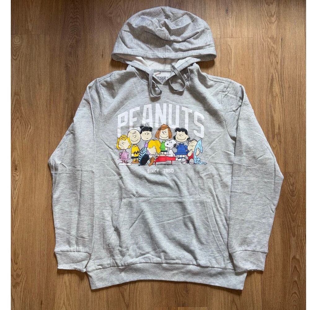 Officially Licensed Peanuts group graphic hoodie New Without Tags Men’s Size L
